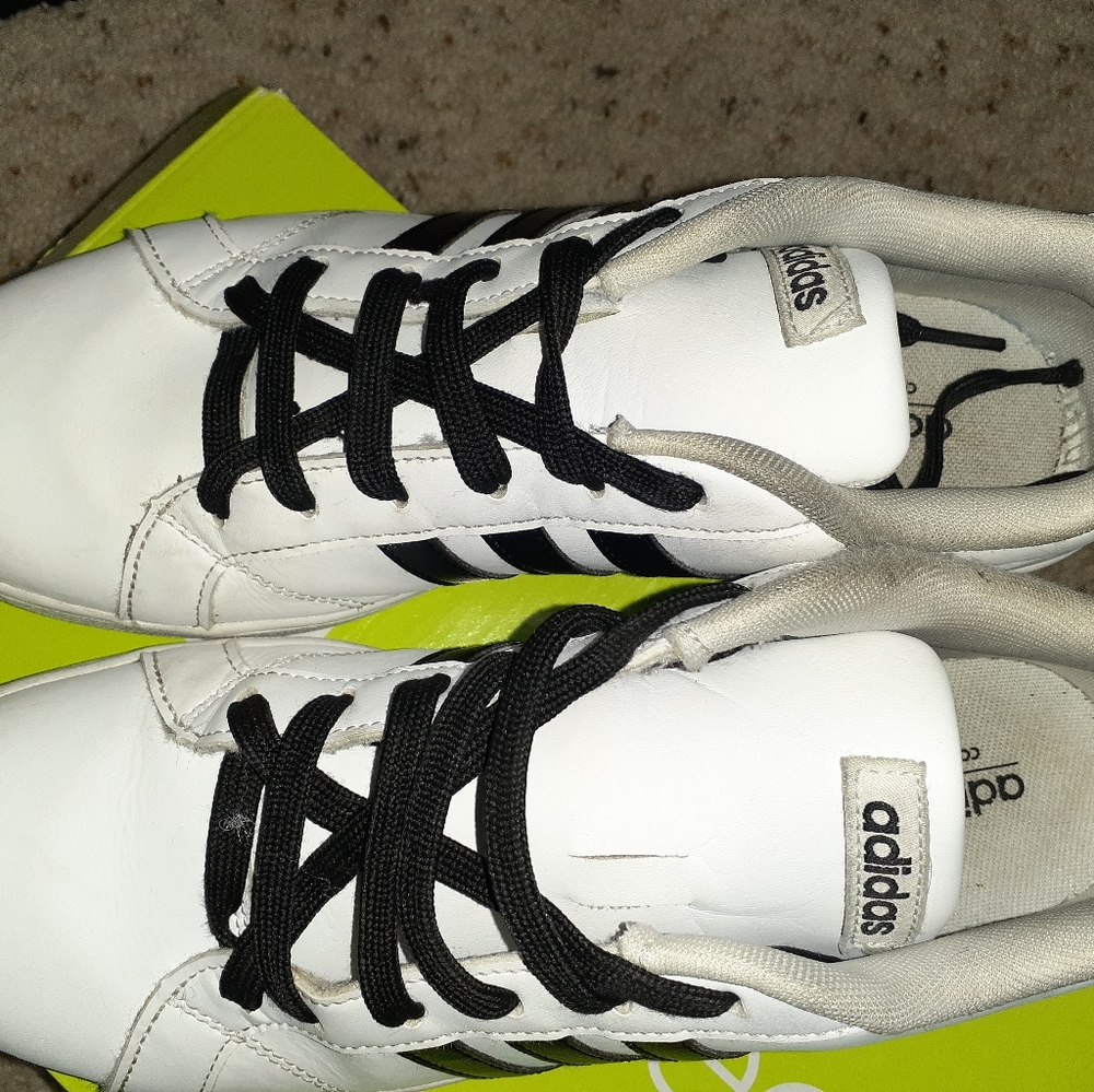 Adidas shoes - Picture 3 of 4